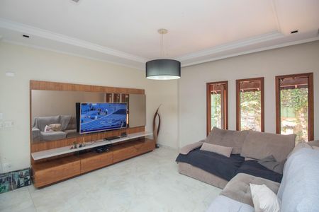 Casa para alugar com 320m², 3 quartos e 3 vagas Casa para alugar com 320m², 3 quartos e 3 vagasSala