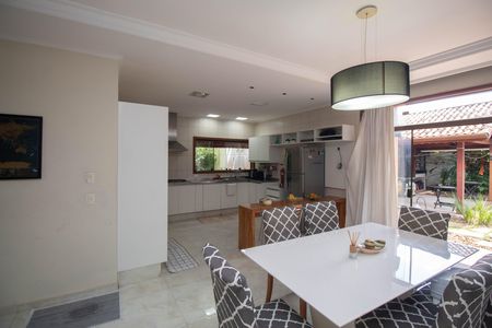 Casa para alugar com 320m², 3 quartos e 3 vagas Casa para alugar com 320m², 3 quartos e 3 vagasSala de Jantar