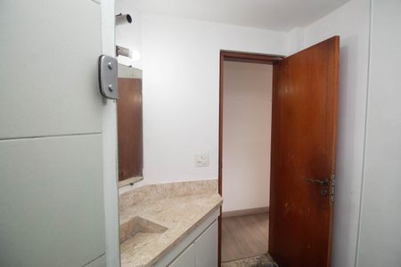 Apartamento para alugar com 67m², 2 quartos e 1 vagaBanheiro