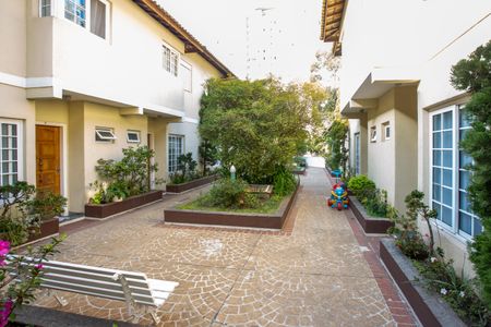 Casa à venda com 208m², 3 quartos e 2 vagas Casa à venda com 208m², 3 quartos e 2 vagasÁrea comum