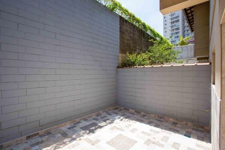 Casa à venda com 208m², 3 quartos e 2 vagasQuintal