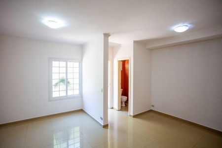 Casa à venda com 208m², 3 quartos e 2 vagasSala