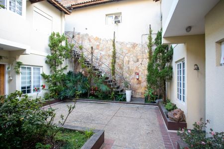 Casa à venda com 208m², 3 quartos e 2 vagas Casa à venda com 208m², 3 quartos e 2 vagasÁrea comum