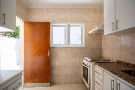 Casa à venda com 208m², 3 quartos e 2 vagasCozinha