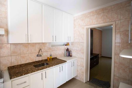 Casa à venda com 208m², 3 quartos e 2 vagasCozinha