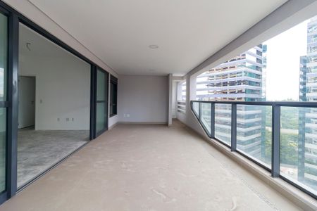 Apartamento à venda com 163m², 3 quartos e 3 vagas Apartamento à venda com 163m², 3 quartos e 3 vagasSala - Varanda
