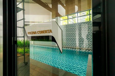 Apartamento à venda com 163m², 3 quartos e 3 vagas Apartamento à venda com 163m², 3 quartos e 3 vagasÁrea comum -Piscina Coberta