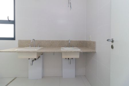 Apartamento à venda com 163m², 3 quartos e 3 vagas Apartamento à venda com 163m², 3 quartos e 3 vagasBanheiro da Suíte 2