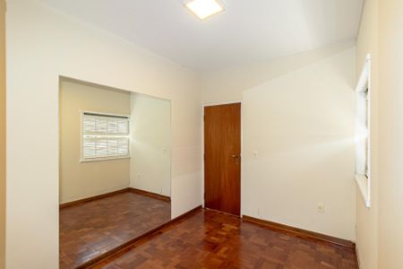 Casa à venda com 281m², 4 quartos e 3 vagasQuarto 2