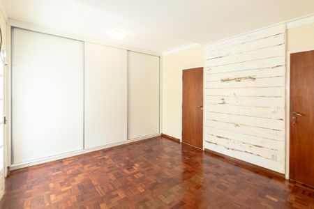 Casa à venda com 281m², 4 quartos e 3 vagasSuíte 1