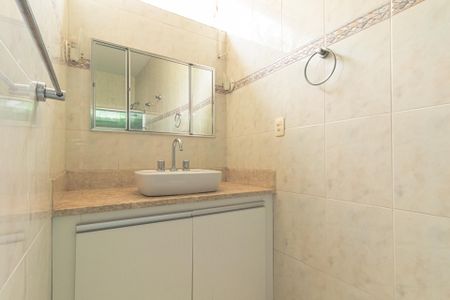 Casa à venda com 281m², 4 quartos e 3 vagasBanheiro da Suíte 2