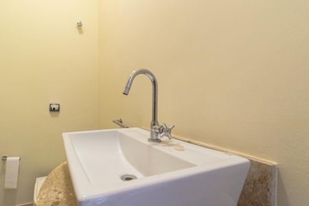 Casa à venda com 281m², 4 quartos e 3 vagasLavabo