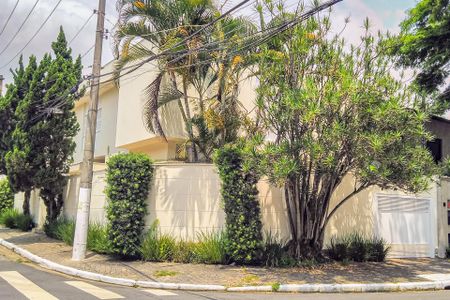 Casa à venda com 281m², 4 quartos e 3 vagasFachada