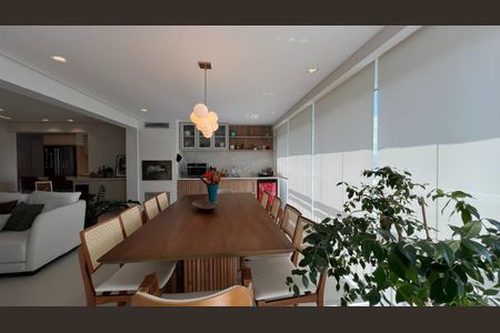 Apartamento à venda com 136m², 4 quartos e 2 vagas