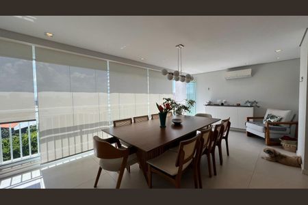 Apartamento à venda com 136m², 4 quartos e 2 vagas