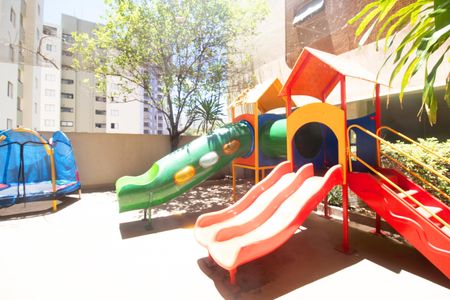 Apartamento à venda com 90m², 4 quartos e 1 vagaÁrea comum - Playground