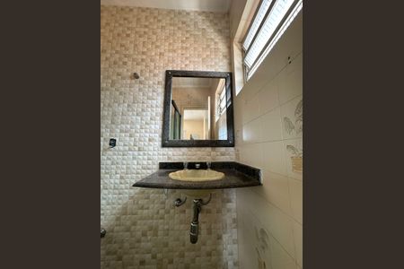 Casa para alugar com 143m², 3 quartos e 2 vagas Casa para alugar com 143m², 3 quartos e 2 vagasBanheiro