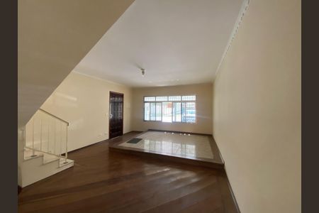 Casa para alugar com 143m², 3 quartos e 2 vagas Casa para alugar com 143m², 3 quartos e 2 vagasSala