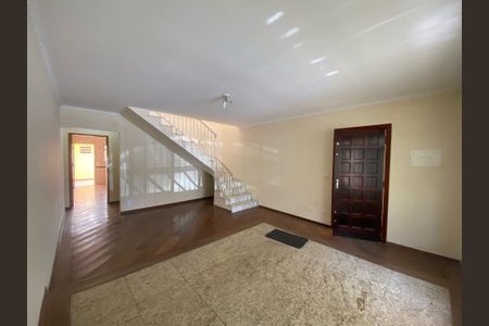 Casa para alugar com 143m², 3 quartos e 2 vagas Casa para alugar com 143m², 3 quartos e 2 vagasSala