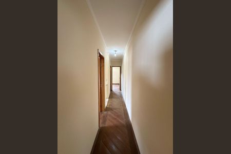 Casa para alugar com 143m², 3 quartos e 2 vagas Casa para alugar com 143m², 3 quartos e 2 vagasCorredor