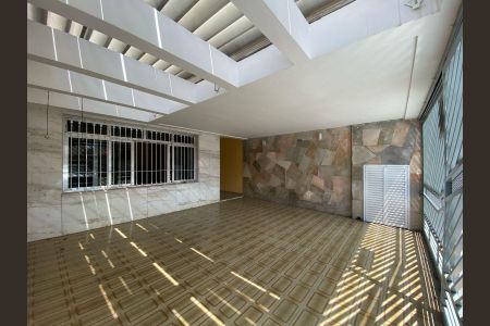 Casa para alugar com 143m², 3 quartos e 2 vagas Casa para alugar com 143m², 3 quartos e 2 vagasGaragem