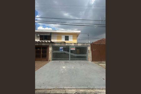 Casa para alugar com 143m², 3 quartos e 2 vagas Casa para alugar com 143m², 3 quartos e 2 vagasFachada