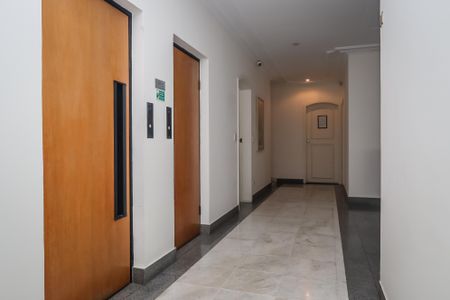 Apartamento para alugar com 42m², 1 quarto e 1 vagaElevador
