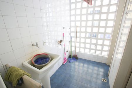 Apartamento para alugar com 74m², 2 quartos e 1 vagaÁrea de Serviço