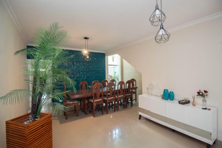 Casa para alugar com 238m², 6 quartos e 2 vagasSala de Jantar