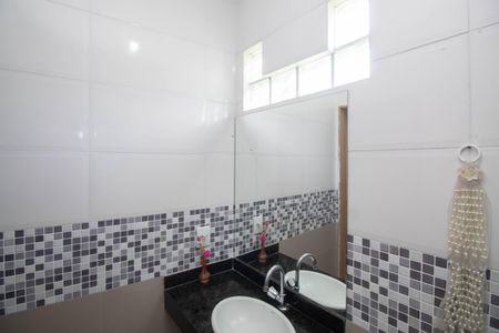 Casa para alugar com 238m², 6 quartos e 2 vagasBanheiro 1