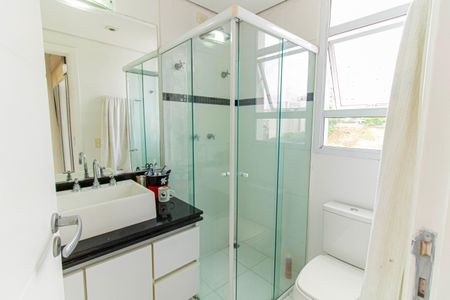 Casa à venda com 328m², 4 quartos e 2 vagas Casa à venda com 328m², 4 quartos e 2 vagasBanheiro da Suíte 2