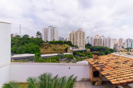 Casa à venda com 328m², 4 quartos e 2 vagas Casa à venda com 328m², 4 quartos e 2 vagasVista da Suíte 2