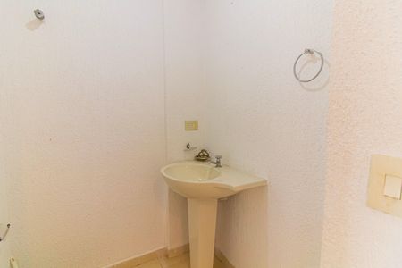 Casa à venda com 328m², 4 quartos e 2 vagas Casa à venda com 328m², 4 quartos e 2 vagasLavabo 2