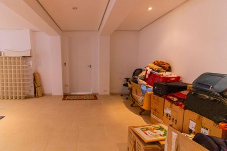 Casa à venda com 328m², 4 quartos e 2 vagas Casa à venda com 328m², 4 quartos e 2 vagasÁrea externa