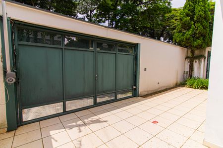 Casa à venda com 328m², 4 quartos e 2 vagas Casa à venda com 328m², 4 quartos e 2 vagasGaragem