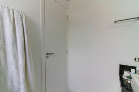 Casa à venda com 328m², 4 quartos e 2 vagas Casa à venda com 328m², 4 quartos e 2 vagasBanheiro da Suíte 2