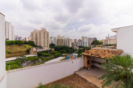 Casa à venda com 328m², 4 quartos e 2 vagas Casa à venda com 328m², 4 quartos e 2 vagasVista da Suíte 2