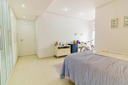 Casa à venda com 328m², 4 quartos e 2 vagas Casa à venda com 328m², 4 quartos e 2 vagasSuíte 1