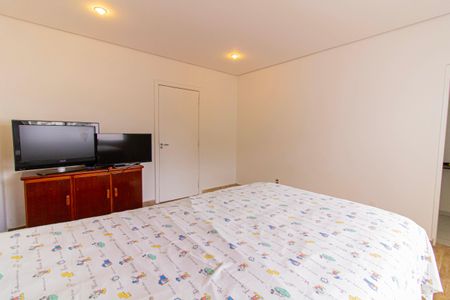 Casa à venda com 328m², 4 quartos e 2 vagas Casa à venda com 328m², 4 quartos e 2 vagasSuíte 4