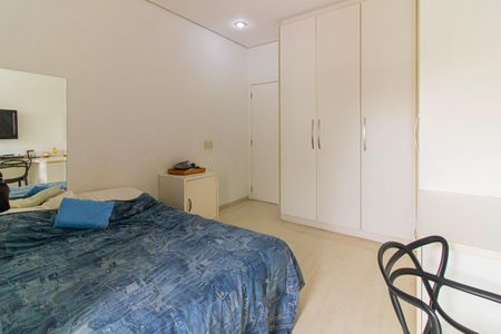 Casa à venda com 328m², 4 quartos e 2 vagas Casa à venda com 328m², 4 quartos e 2 vagasSuíte 3