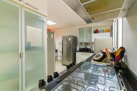 Casa à venda com 328m², 4 quartos e 2 vagas Casa à venda com 328m², 4 quartos e 2 vagasCozinha