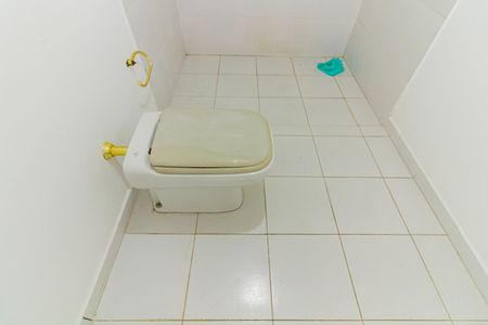 Casa à venda com 328m², 4 quartos e 2 vagas Casa à venda com 328m², 4 quartos e 2 vagasBanheiro da Suíte 4