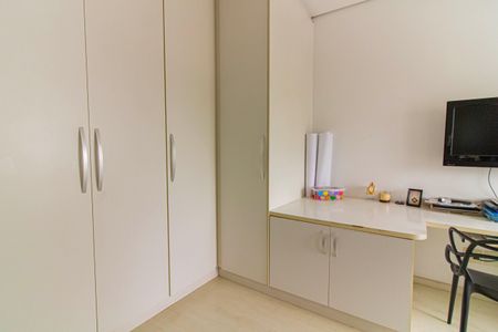 Casa à venda com 328m², 4 quartos e 2 vagas Casa à venda com 328m², 4 quartos e 2 vagasSuíte 3