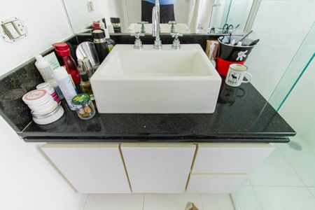 Casa à venda com 328m², 4 quartos e 2 vagas Casa à venda com 328m², 4 quartos e 2 vagasBanheiro da Suíte 2