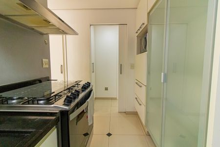Casa à venda com 328m², 4 quartos e 2 vagas Casa à venda com 328m², 4 quartos e 2 vagasCozinha