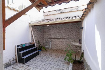Casa de condomínio para alugar com 82m², 2 quartos e 1 vagaQuintal