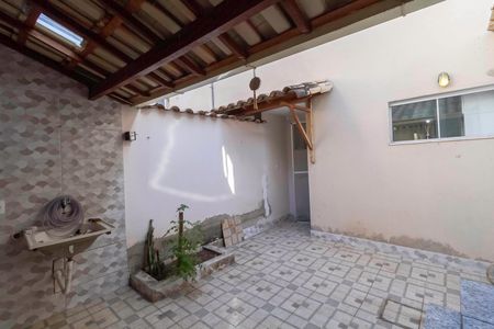 Casa de condomínio para alugar com 82m², 2 quartos e 1 vagaQuintal