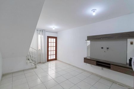 Casa de condomínio para alugar com 82m², 2 quartos e 1 vagaSala