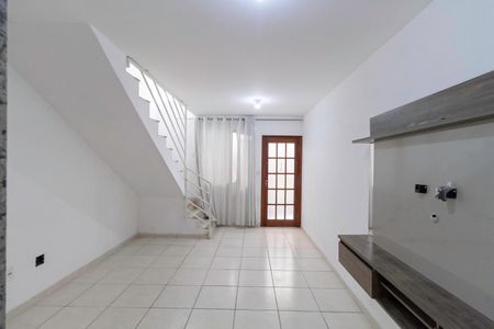 Casa de condomínio para alugar com 82m², 2 quartos e 1 vagaSala