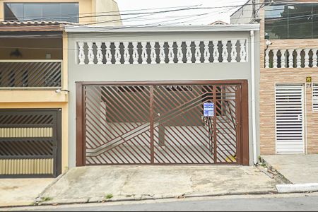 Casa para alugar com 135m², 3 quartos e 2 vagas Casa para alugar com 135m², 3 quartos e 2 vagasFachada